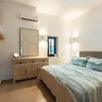 Villa Qupi, Sleeps 12, Fully Air-Conditioned, Stunning Views Of The Acropolis!